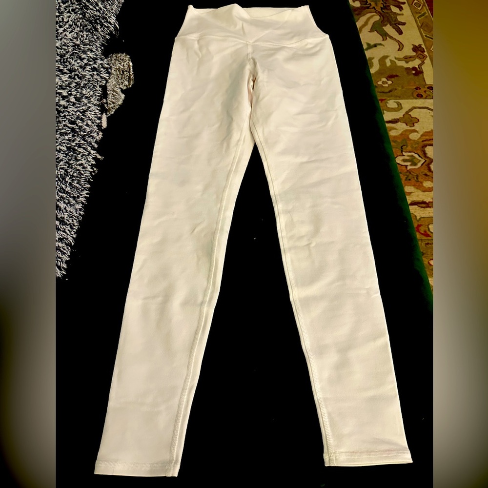NWOT ALO Ivory 7/8 Airbrush Leggings Size Small